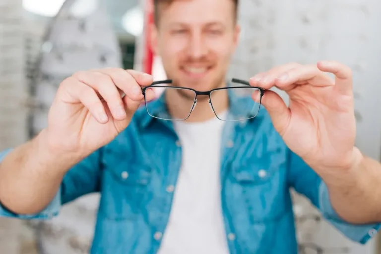 Men’s Prescription Glasses in Sharjah, UAE