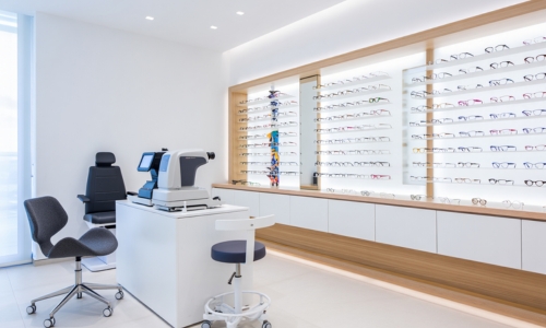 Choosing the Right Prescription Lenses in Sharjah
